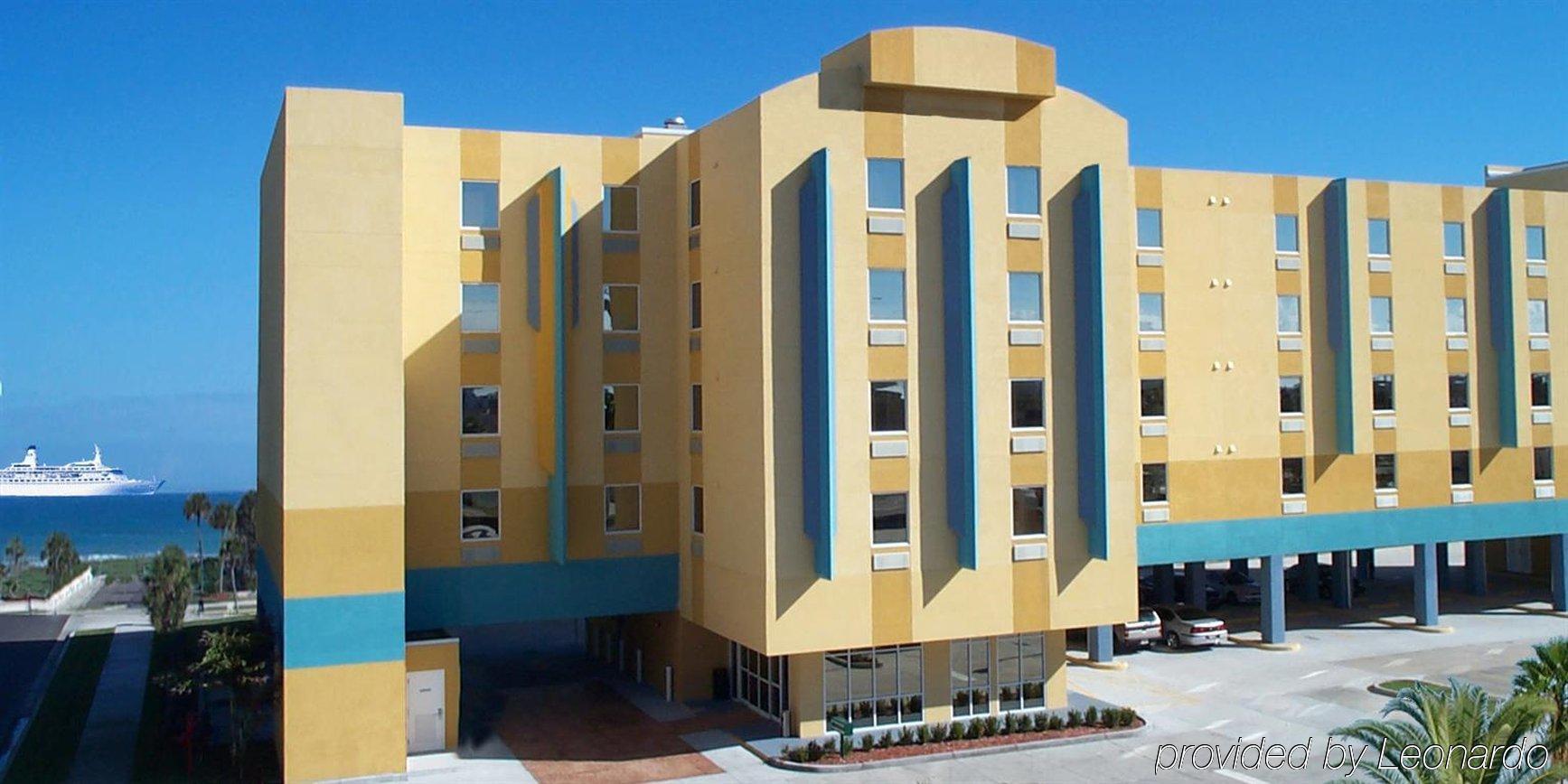 Cocoa Beach Suites Hotel Exterior photo