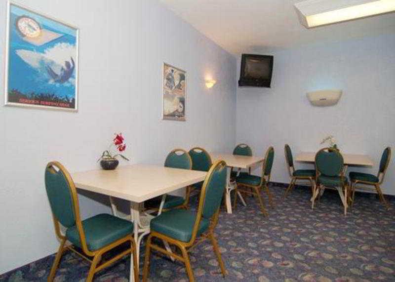 Cocoa Beach Suites Hotel Restaurant photo